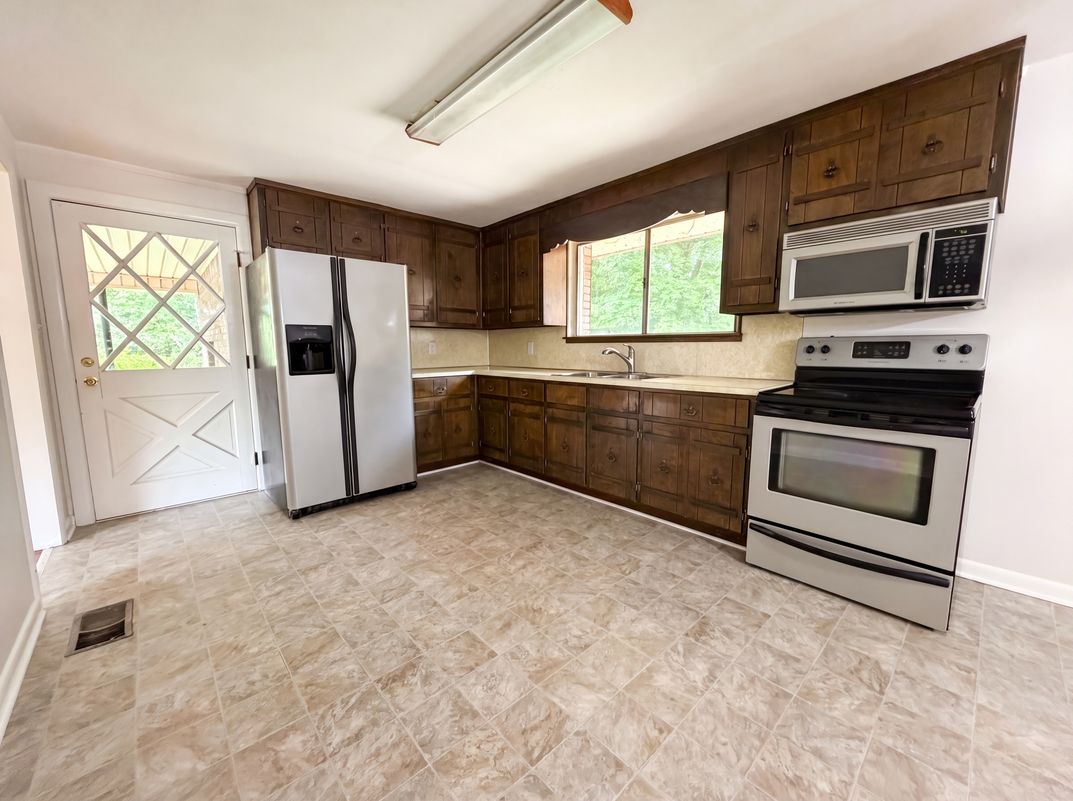 Property photo 2 of 624 Belview St