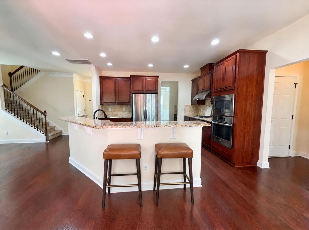 Property photo 2 of 2115 Eskridge Ter