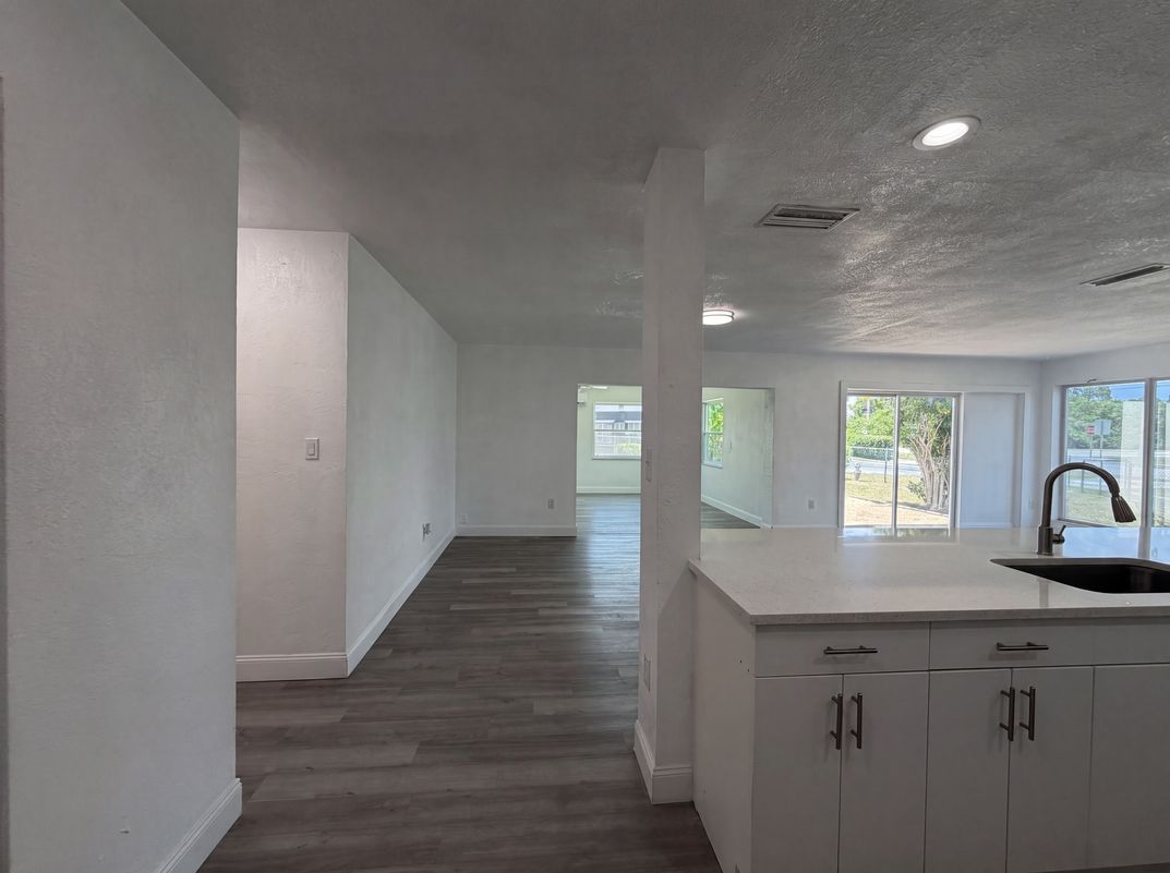 Photo 6 of 26 of 21530 Glendale Ave, Port Charlotte, FL