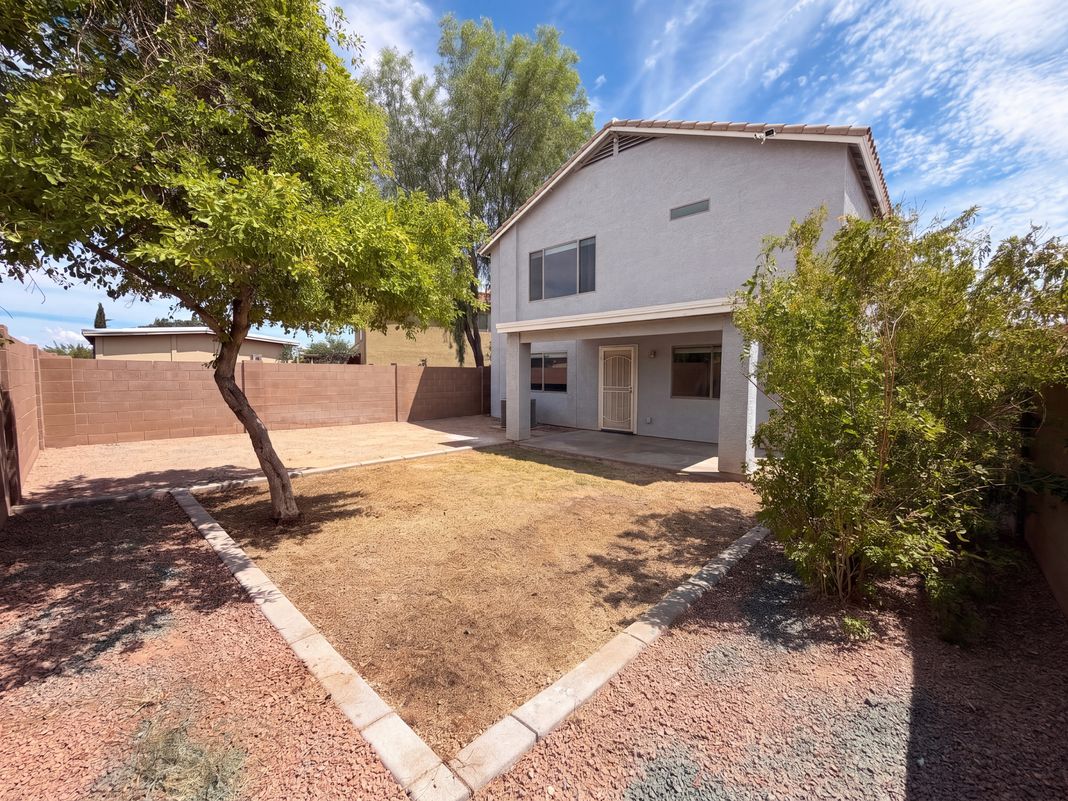 Property photo 2 of 1390 E Ryan Rd