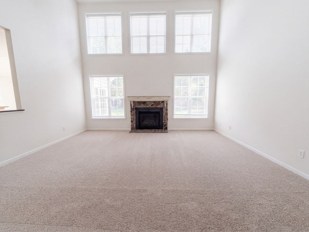 Property photo 3 of 821 Pinkney Pl