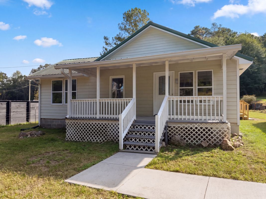 Property photo 1 of 670 Roland Hayes Pkwy SW