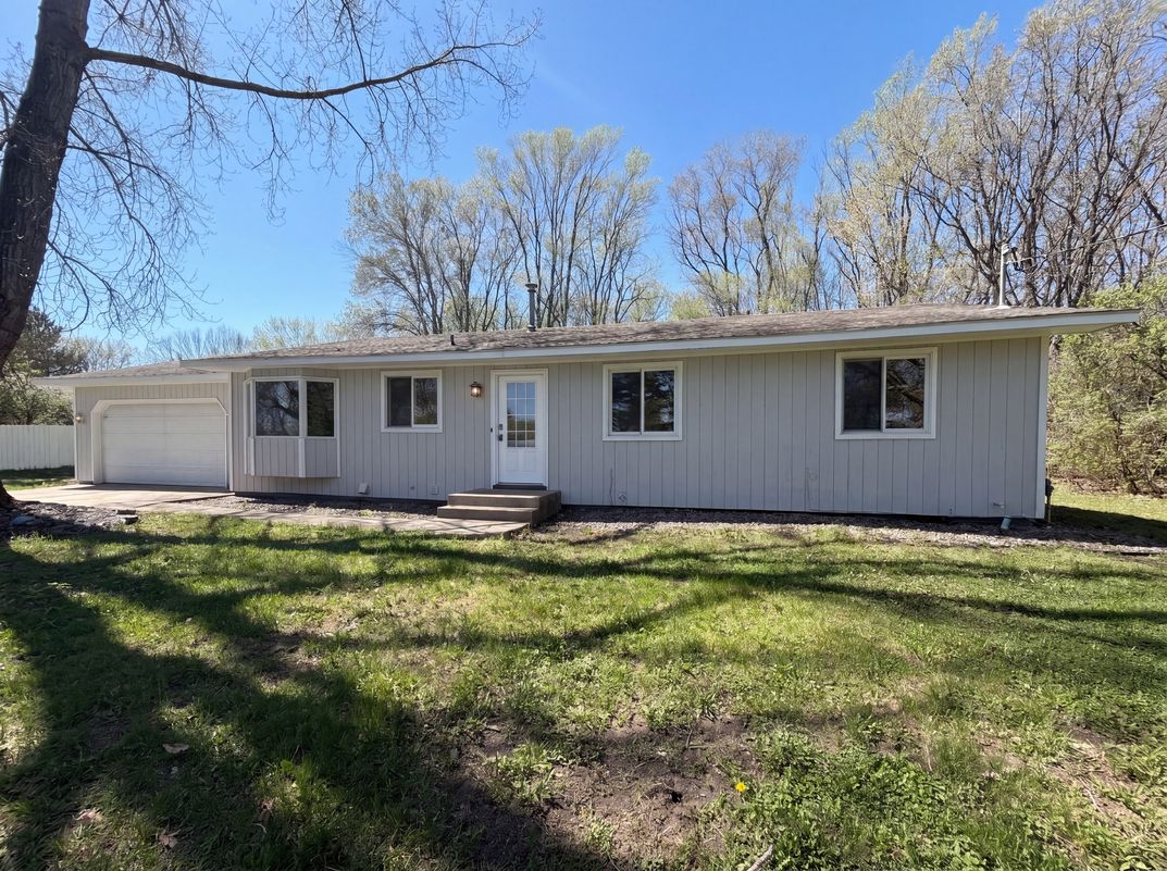Property photo 1 of 18817 Kenwood Trl