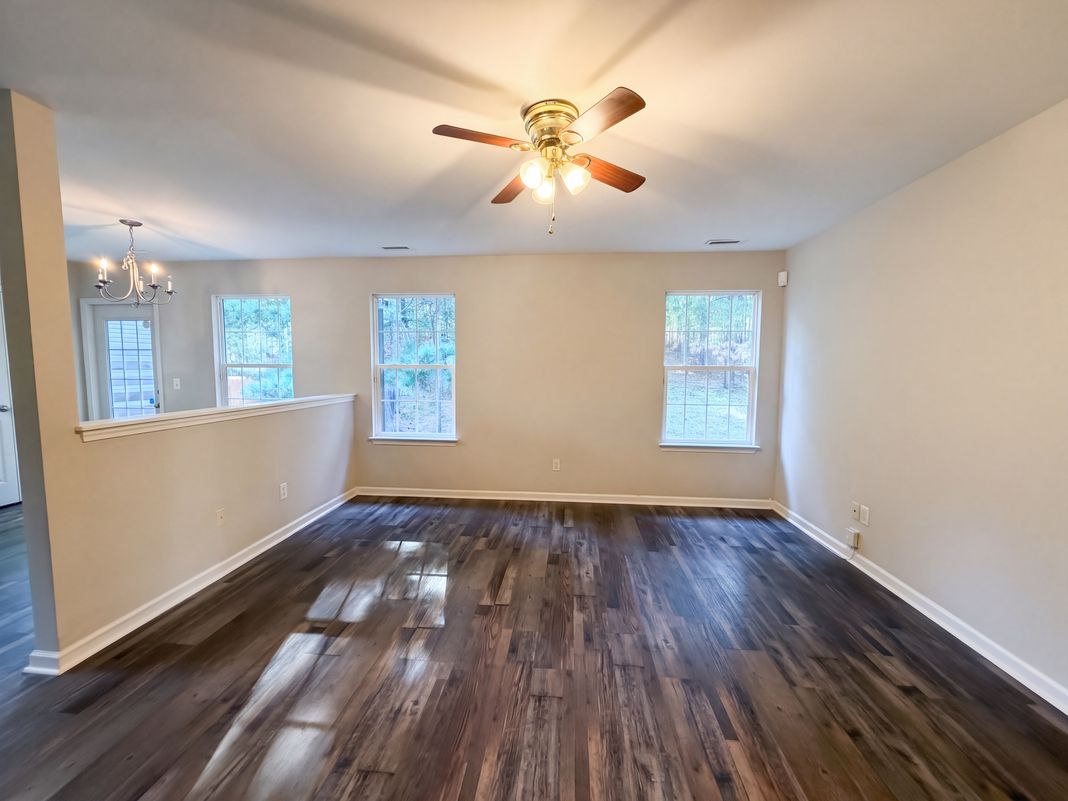 Property photo 3 of 6 Crimson Clover Ct