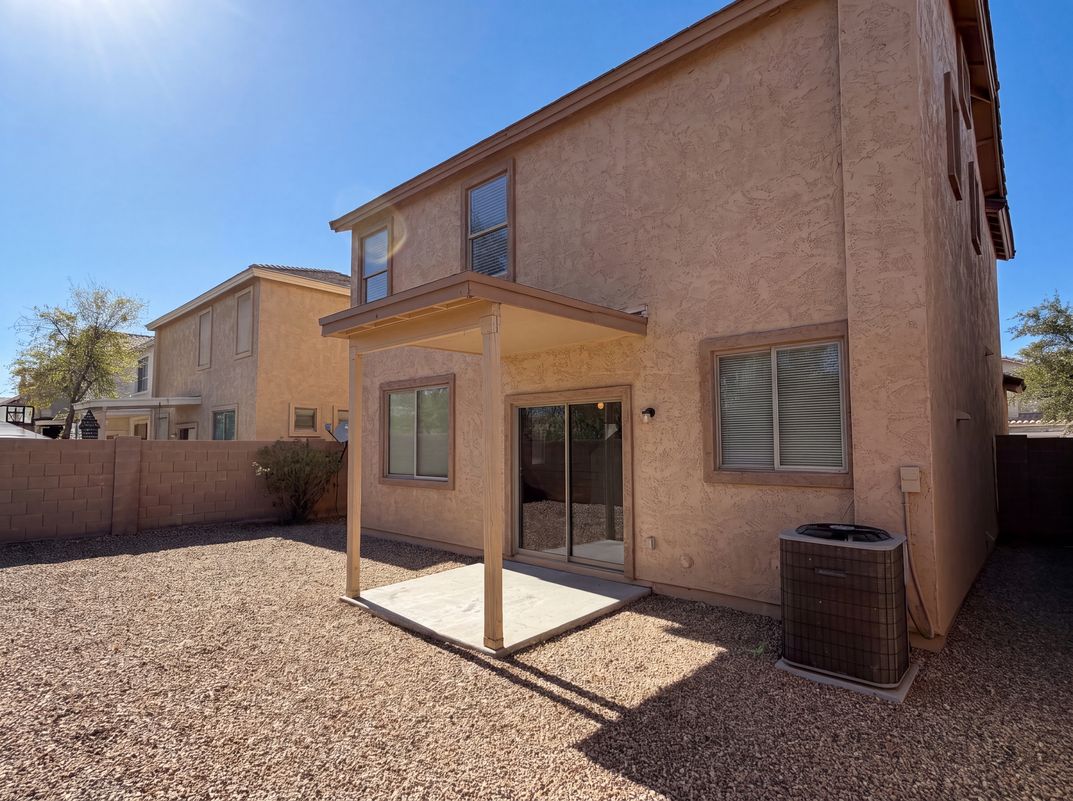 Photo 5 of 24 of 17533 W Mandalay Ln, Surprise, AZ