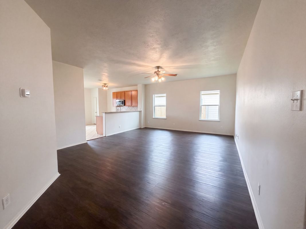 Property photo 3 of 109 Mustang Stampede Dr