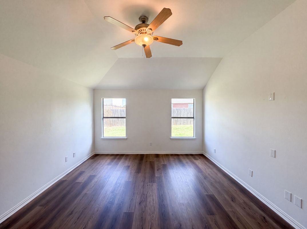 Photo 11 of 17 of 143 Pintail Ln, Sanger, TX