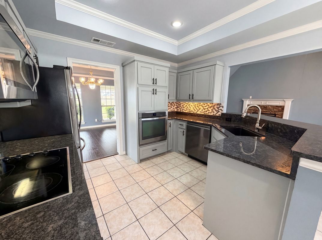 Property photo 2 of 4014 Ovilla Rd