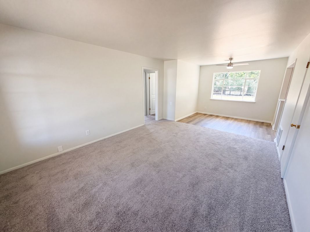 Property photo 3 of 1212 SW 54th St