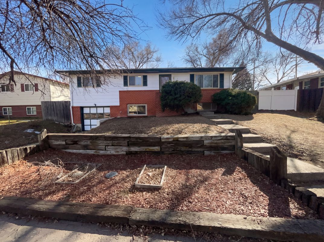 Property photo 1 of 2507 E Caramillo St