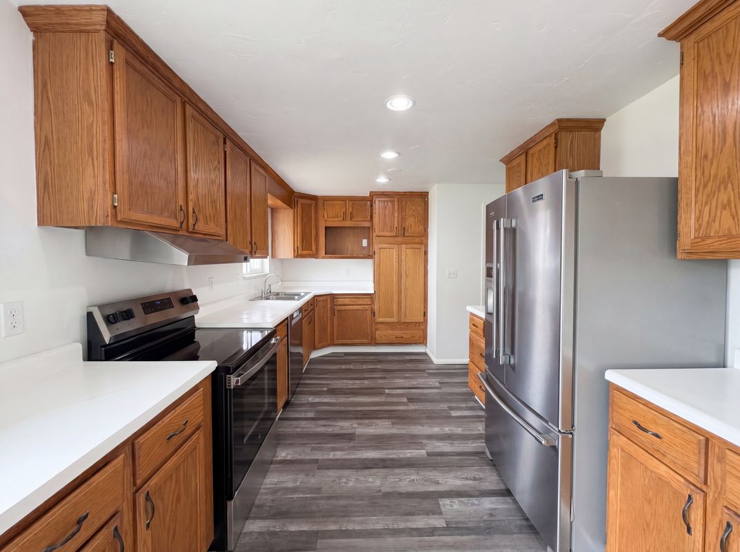 Property photo 2 of 408 N 1500 W