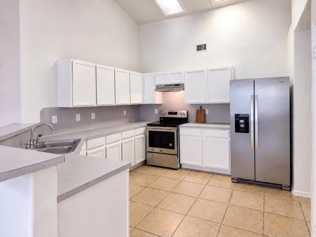 Property photo 2 of 16712 Shipshaw River Dr