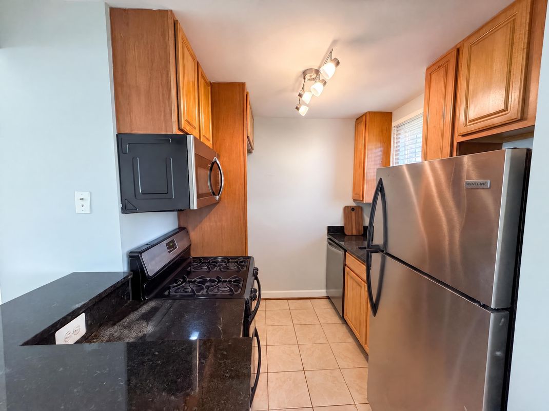 Property photo 2 of 6940 Hawthorne St