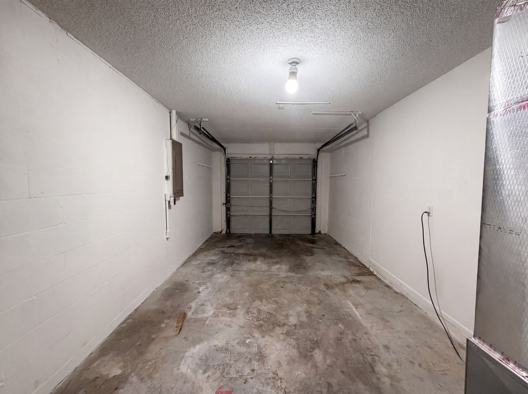 Photo 13 of 17 of 11648 Hidden Hollow Cir, Tampa, FL