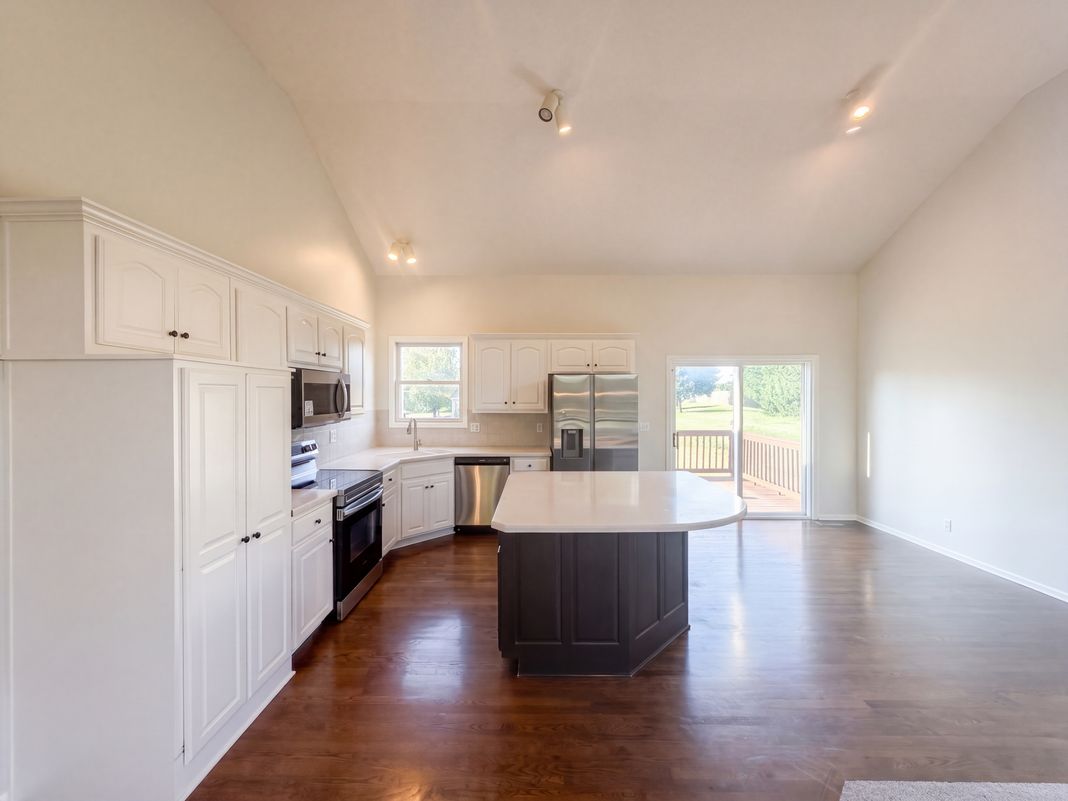 Property photo 2 of 7825 W 143rd Pl