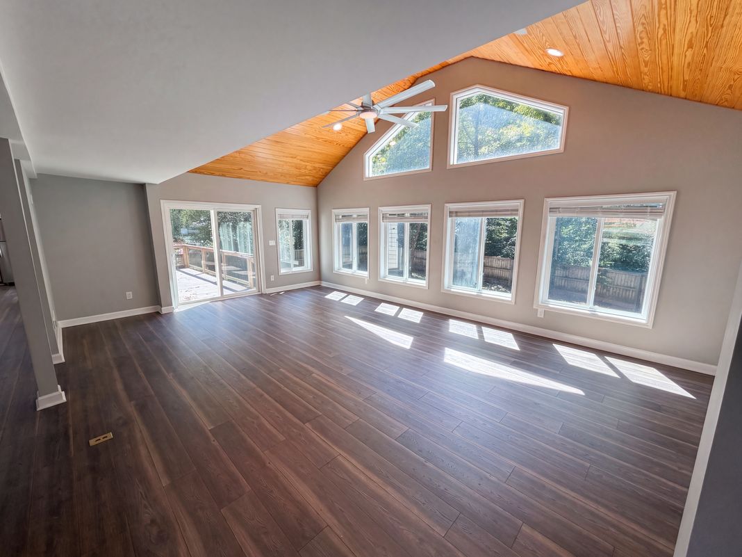 Property photo 2 of 1322 Carolyn Dr