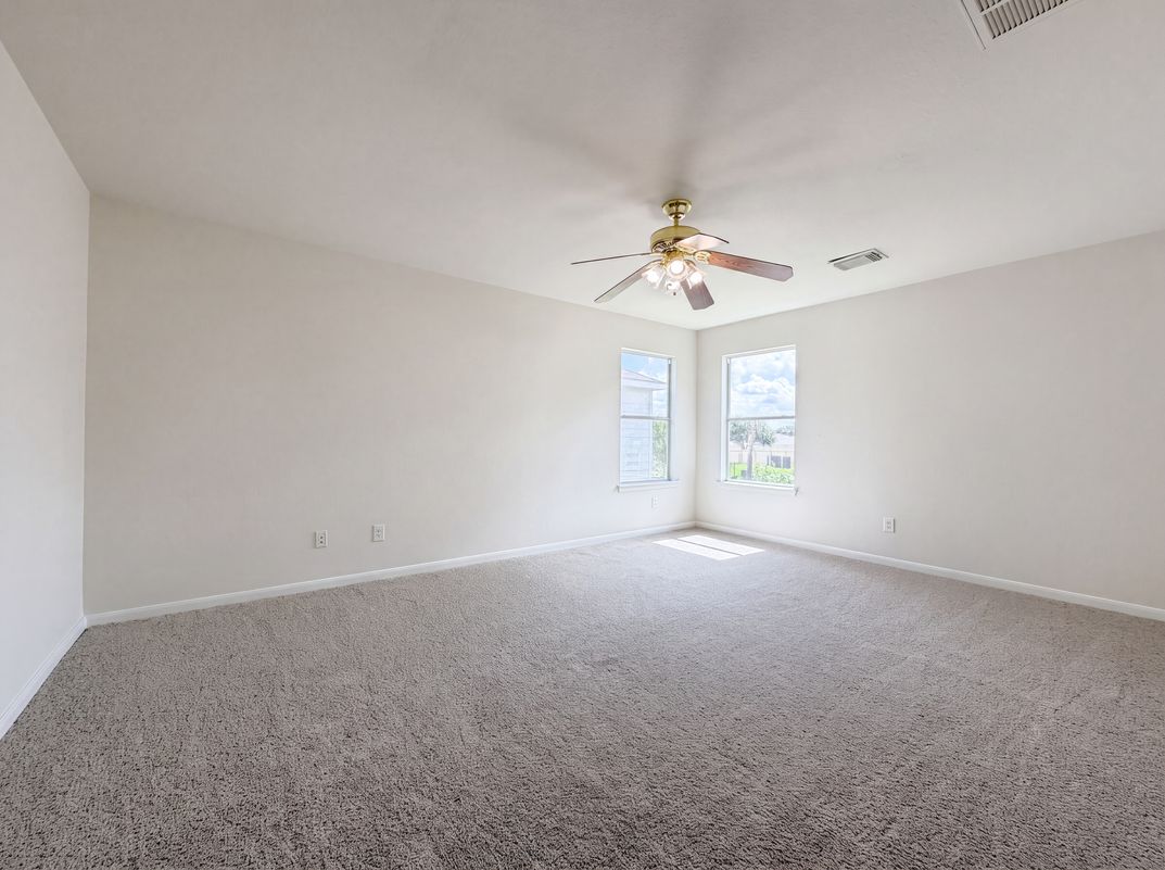 Photo 11 of 22 of 16519 Eaglewood Shadows Dr, Sugar Land, TX