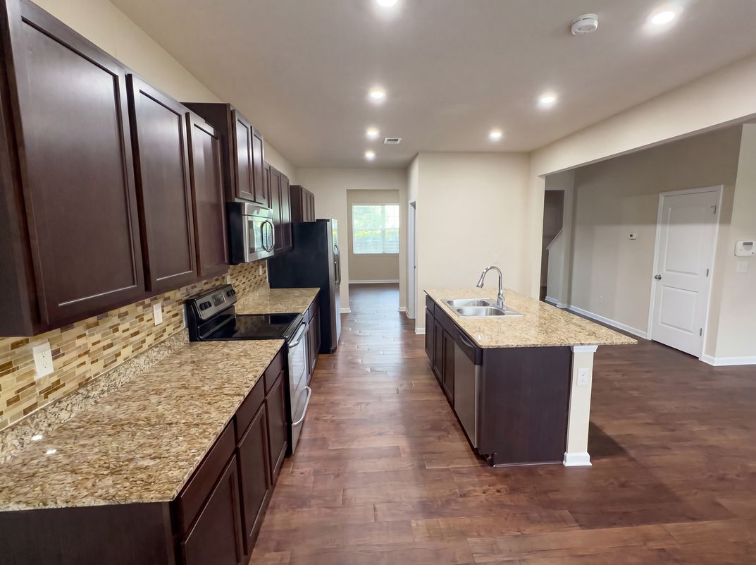 Photo 7 of 39 of 8496 Glenview St, Douglasville, GA