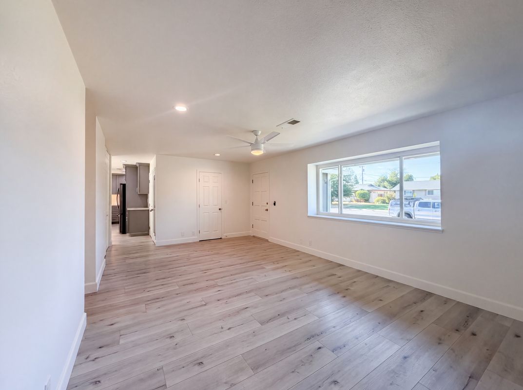 Property photo 3 of 1108 Elm St