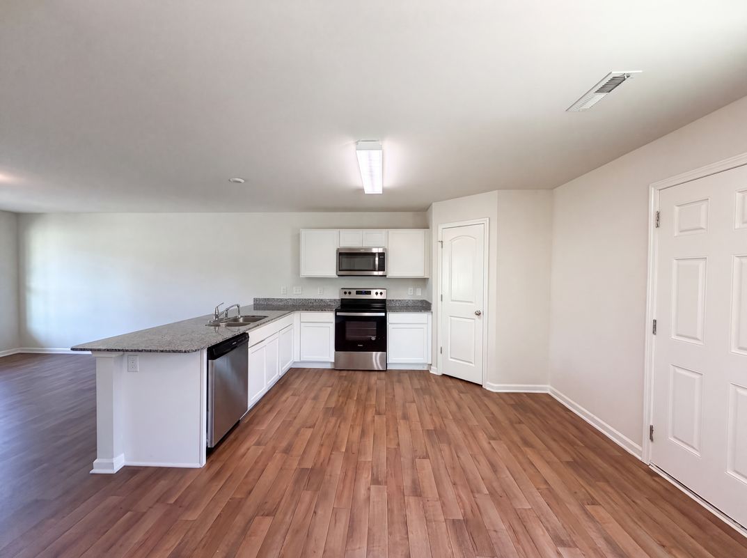 Property photo 2 of 112 Dixieland Ct