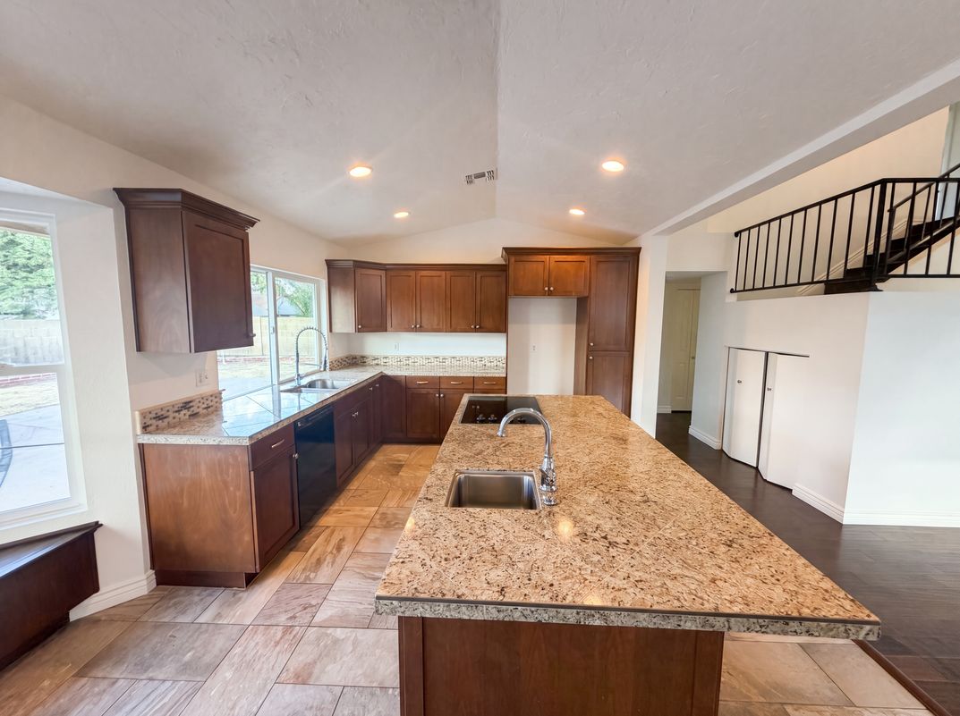 Photo 12 of 28 of 6115 W Port Au Prince Ln, Glendale, AZ