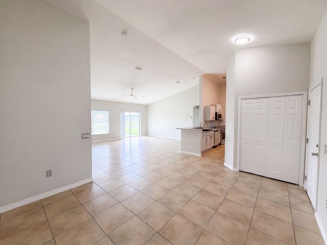 Property photo 3 of 3508 Yacht Club Ct