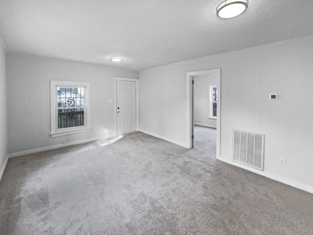 Property photo 3 of 4028 Catalpa Ave