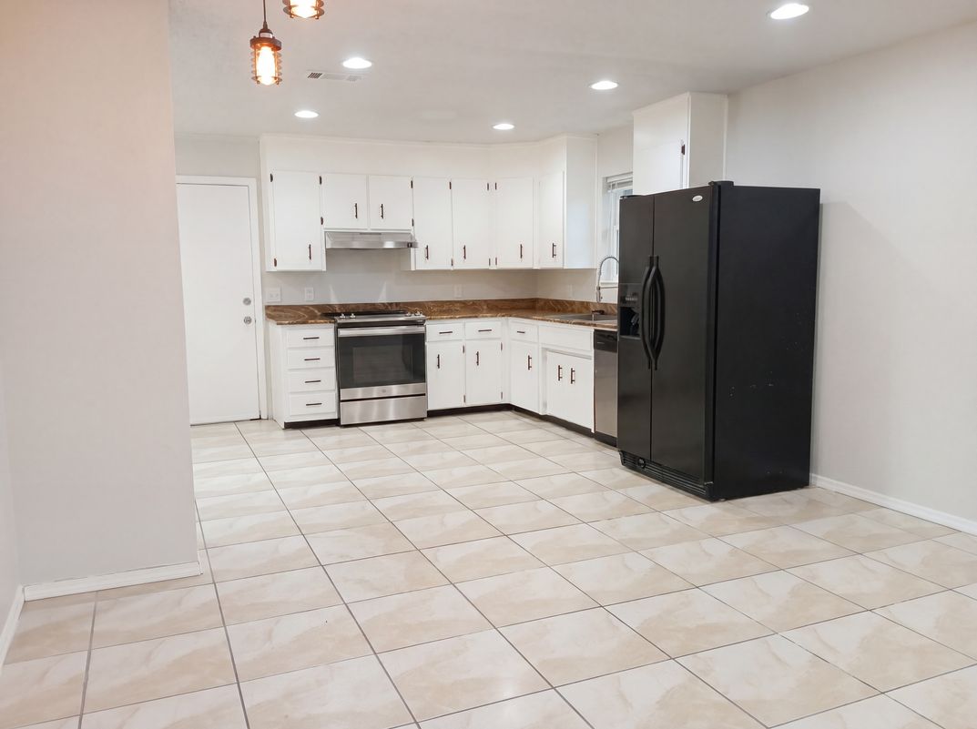 Property photo 2 of 7746 Grundy St