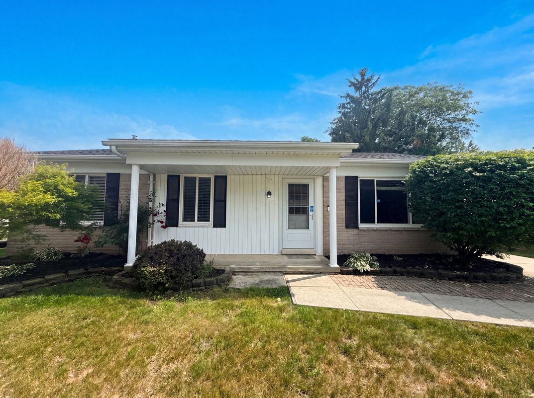 Property photo 1 of 42195 Fairview Dr