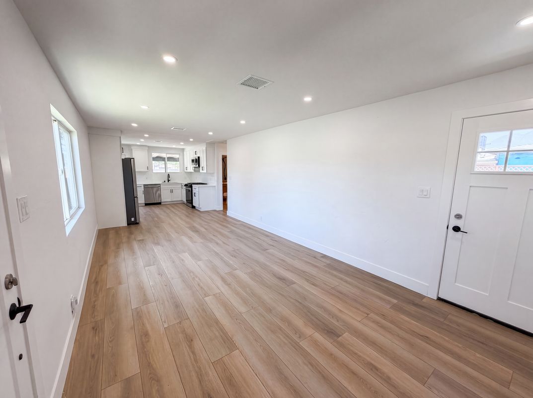 Property photo 3 of 1193 E G St