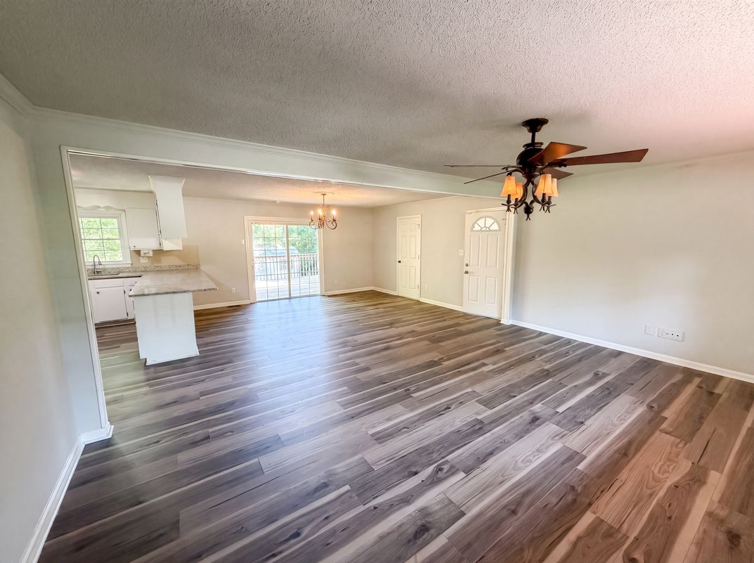 Property photo 3 of 4305 Dawnwood Dr