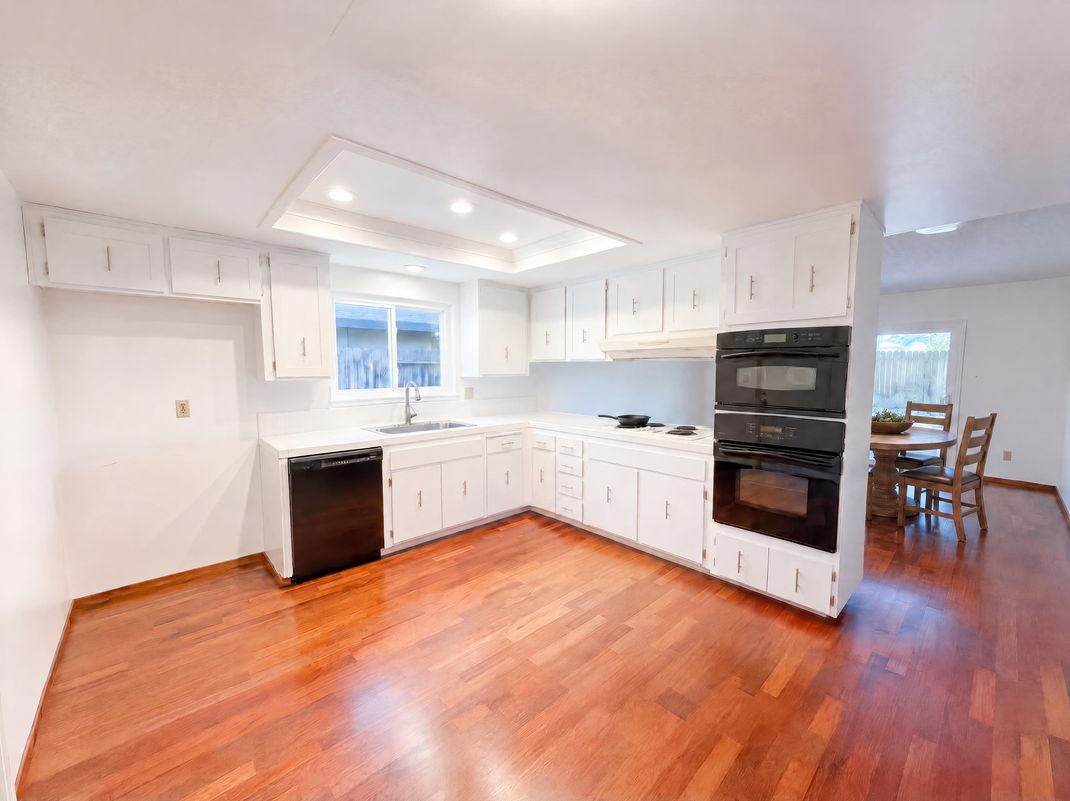 Property photo 2 of 6800 Havenhurst Dr