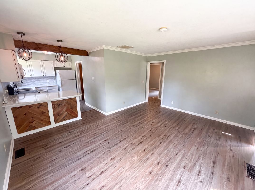 Property photo 3 of 2308 E 69th St