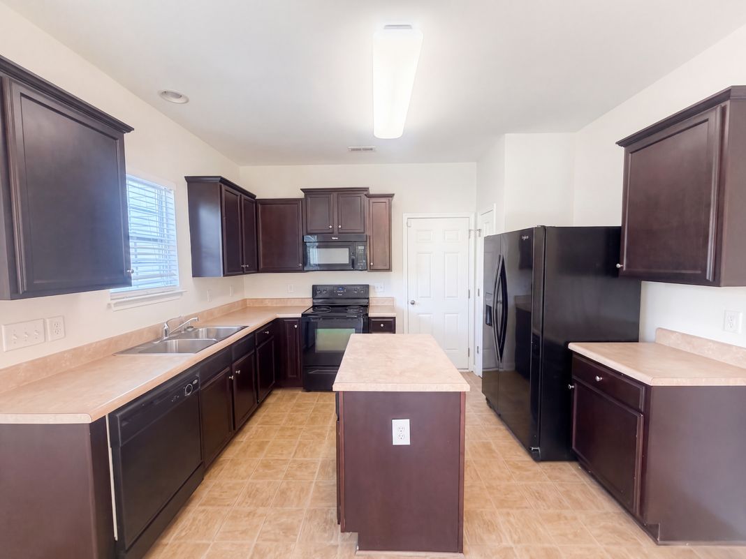 Property photo 2 of 2722 Quail Oaks Dr