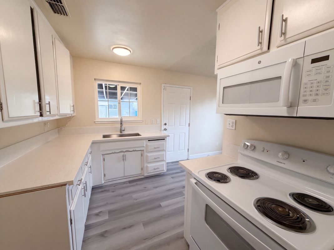 Property photo 2 of 4198 George Ave