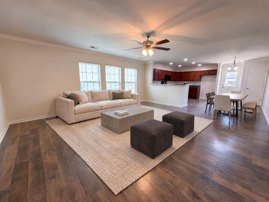 Property photo 3 of 211 Emerald Isle Dr