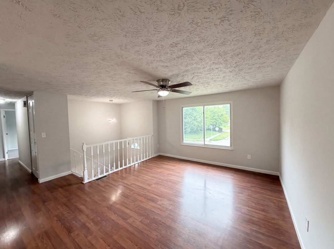 Property photo 3 of 918 Bremerton Dr