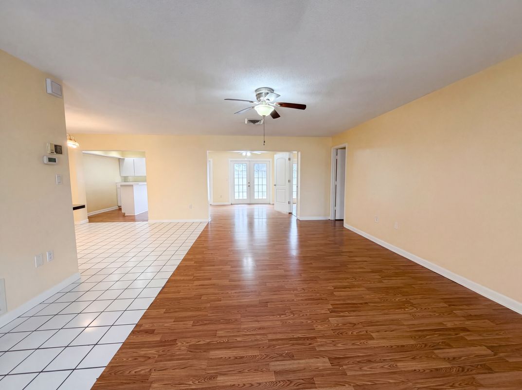 Property photo 3 of 1301 Lucaya Ave