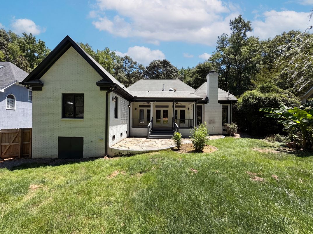 Photo 5 of 21 of 5309 Lancelot Dr, Charlotte, NC