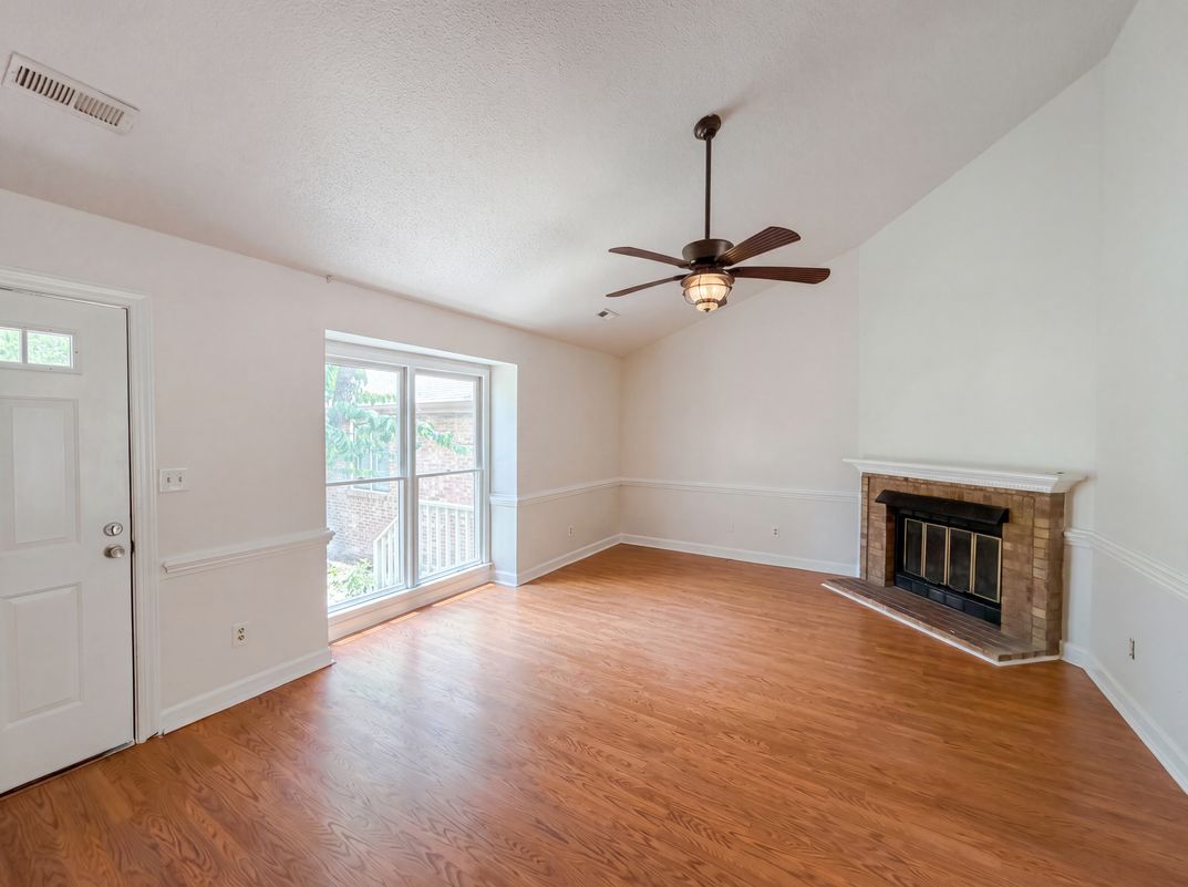 Property photo 3 of 5500 Fortunes Ridge Dr Apt 86B