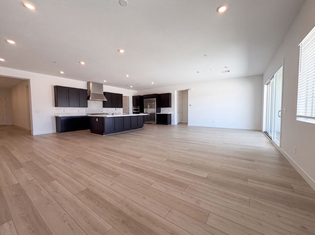 Property photo 3 of 8289 Warbonnet Way