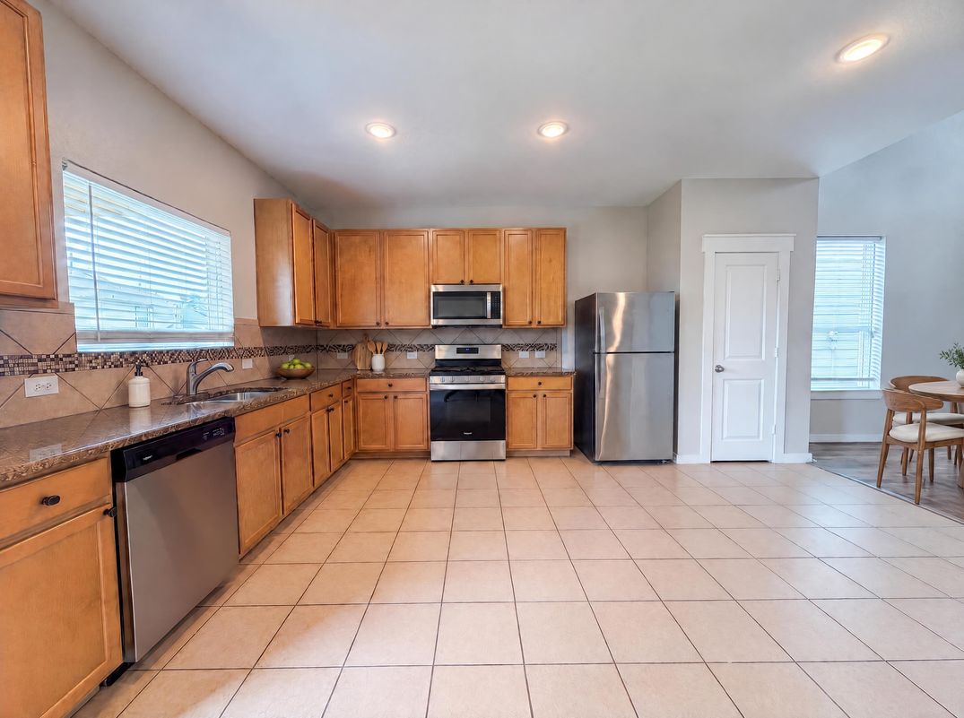 Property photo 2 of 40828 Mostyn Hill Dr