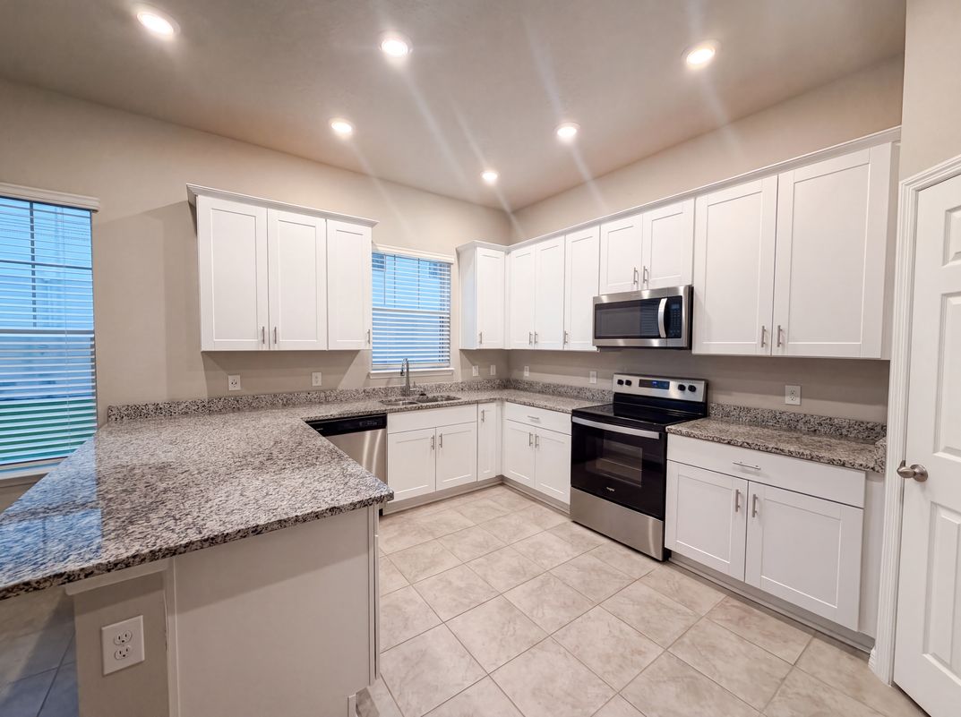 Property photo 2 of 538 Venetian Palms Blvd