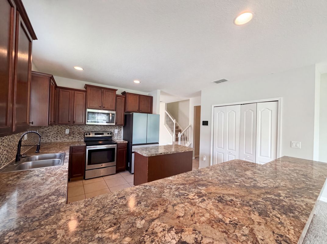 Property photo 2 of 4876 Grassy Knoll Dr