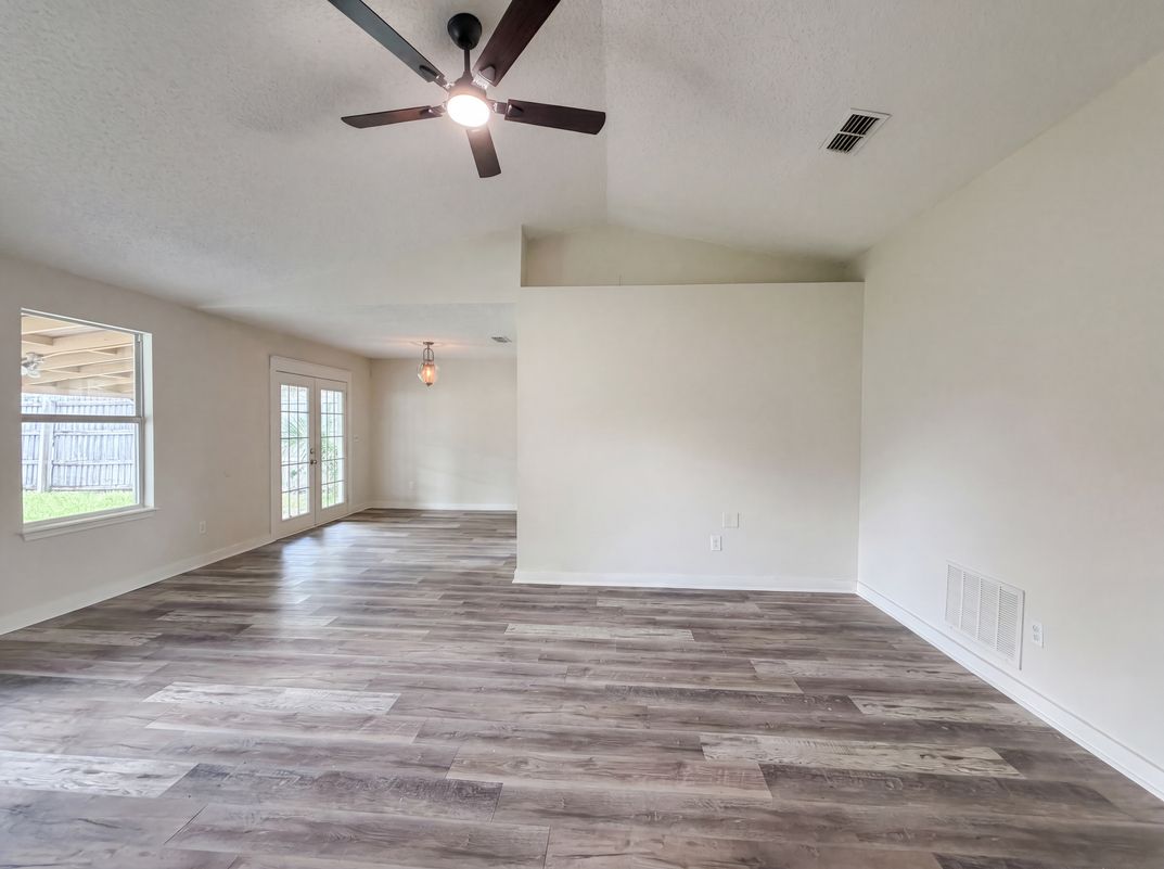 Property photo 3 of 7957 Jacques Dr