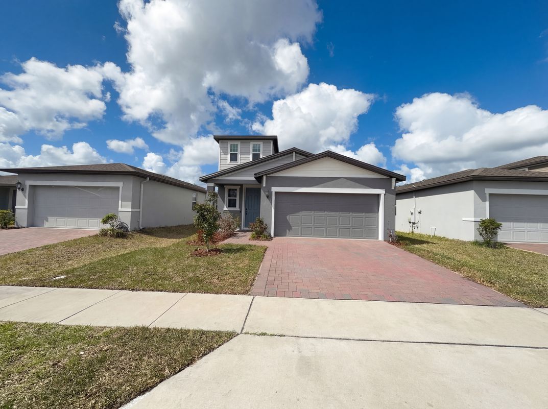 Property photo 1 of 3092 Bella Vista Dr