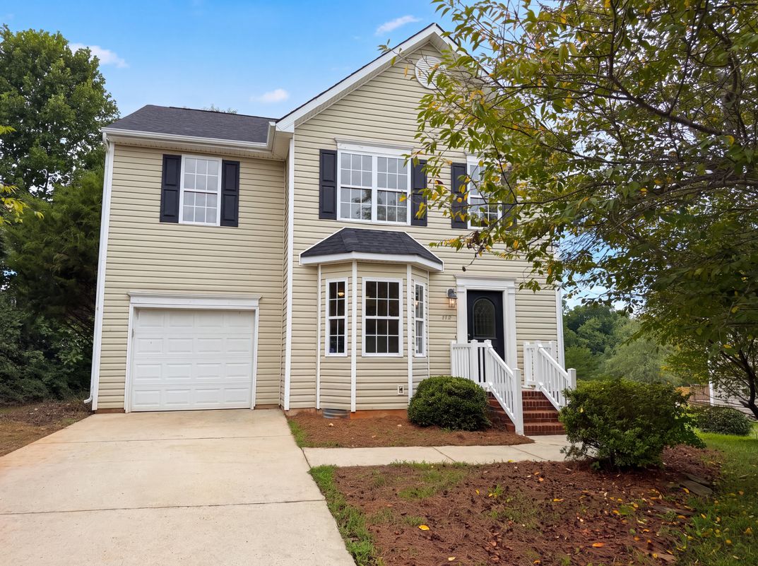 Property photo 1 of 112 Rockbridge Ct