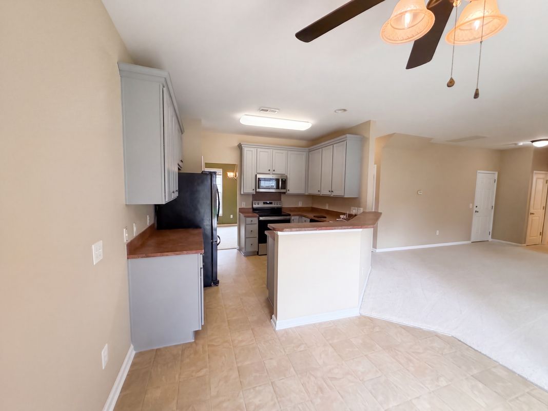 Property photo 2 of 3037 Ellington Dr