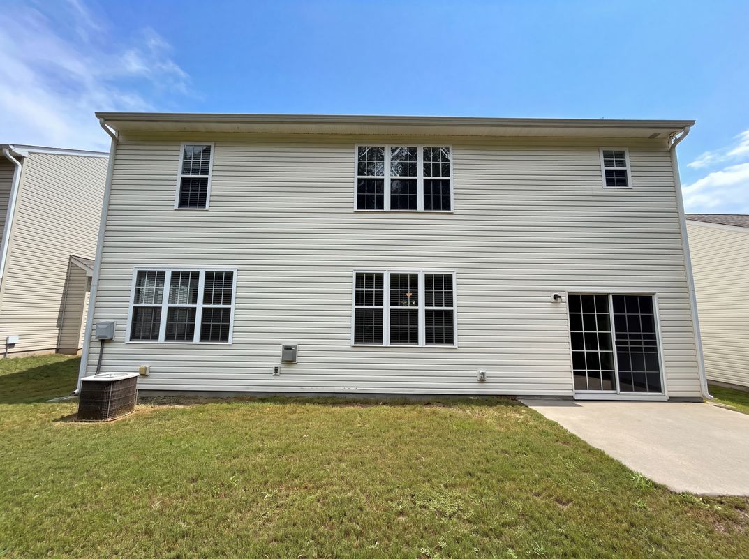 Photo 15 of 17 of 17240 Westmill Ln, Charlotte, NC