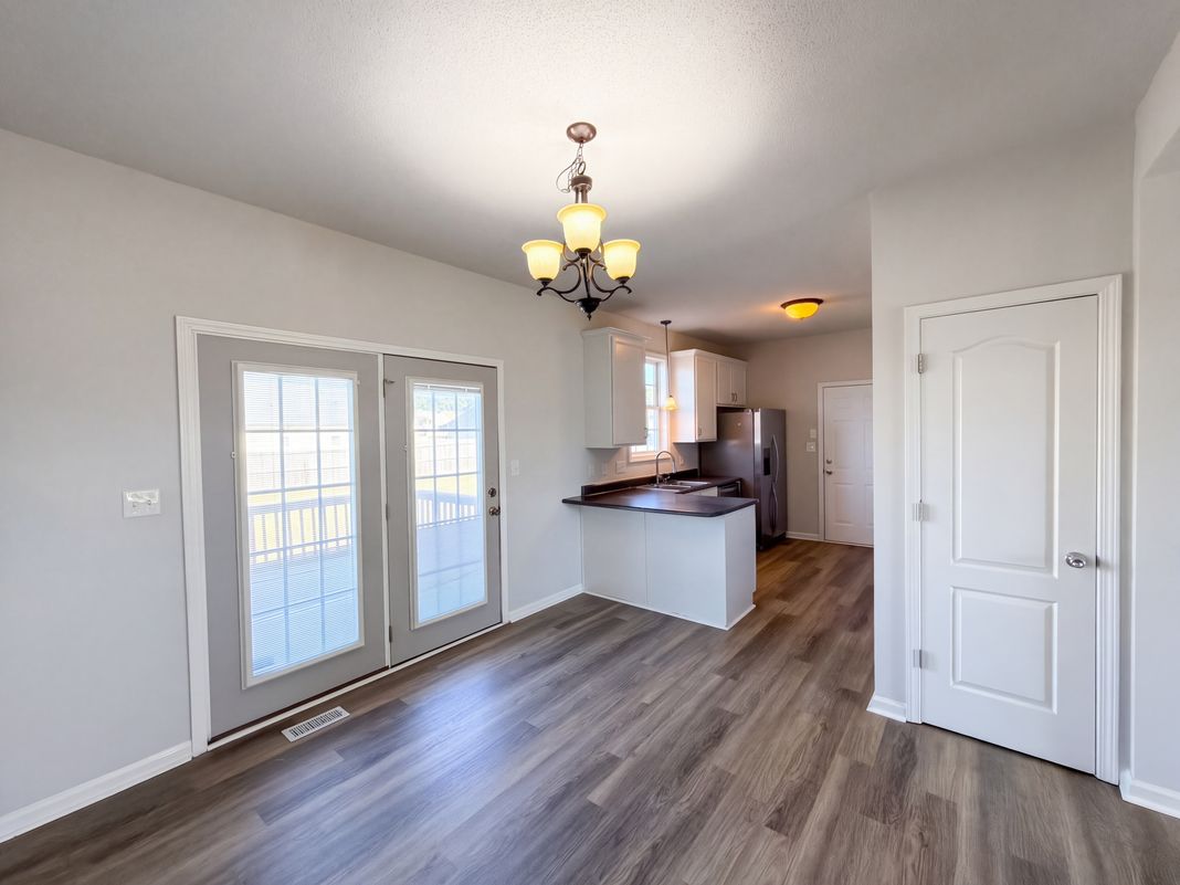 Property photo 2 of 4406 Battle Forest Rd